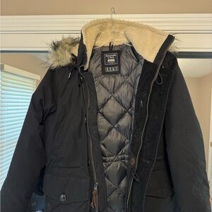 Abercrombie & Fitch Navy Quilted Coat with Cream Sherpa Lining